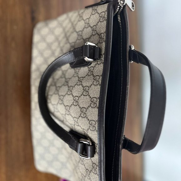 Gucci Beige GG Supreme Convertible Small Tote - Picture 6 of 9
